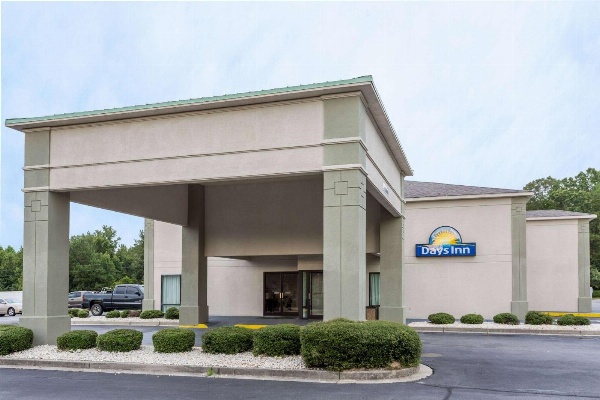 Days Inn by Wyndham Lugoff image 2